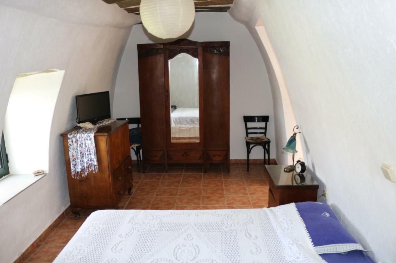 Avgoustis' Stone House Villa Otziás Buitenkant foto
